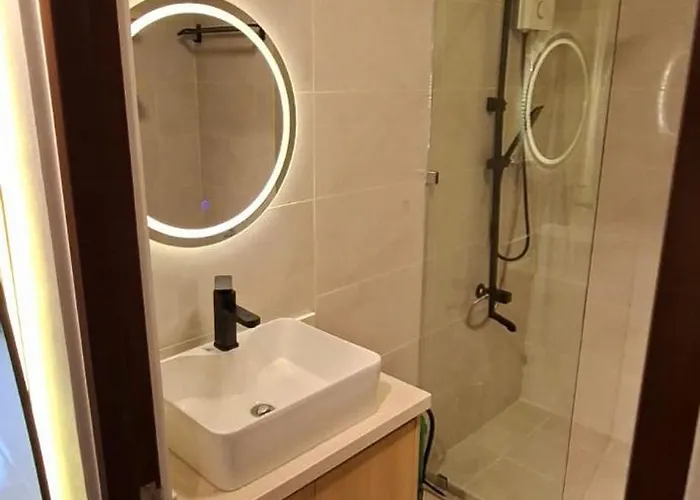 Unit In Near It Park With Balcony, Mountain View, Pool, Gym, Clubhouse *